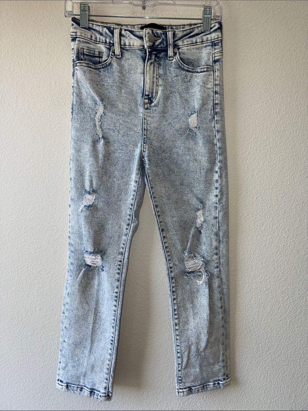 Kendall & Kylie High-Rise Distressed Light Blue Jeans 26